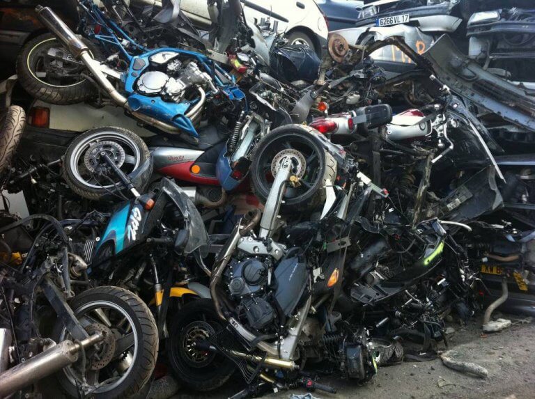 Que peut on trouver sur les casses moto Internet