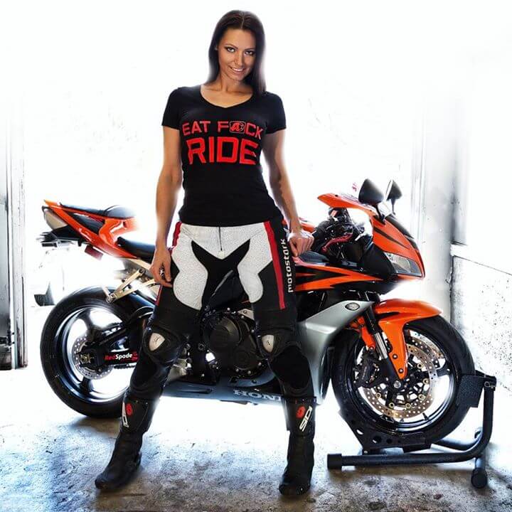 femme moto sexy