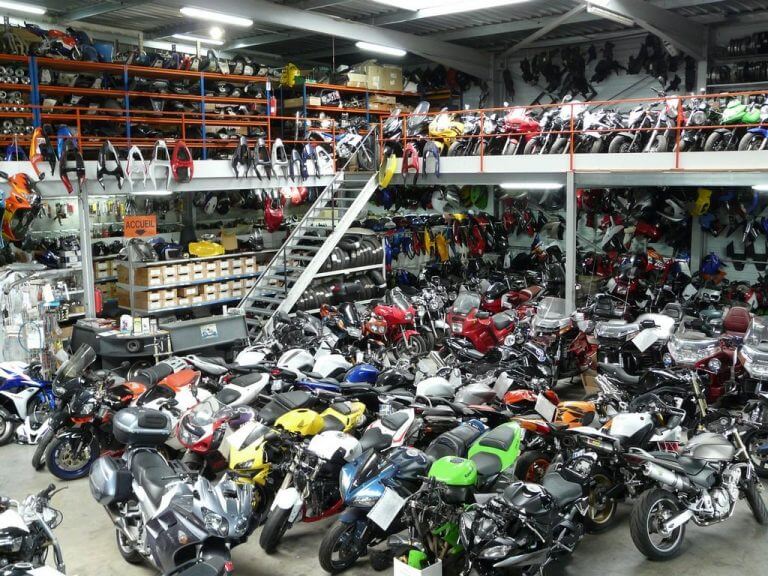 Faut-il Acheter des Pièces Moto Neuves ou d’Occasion ?